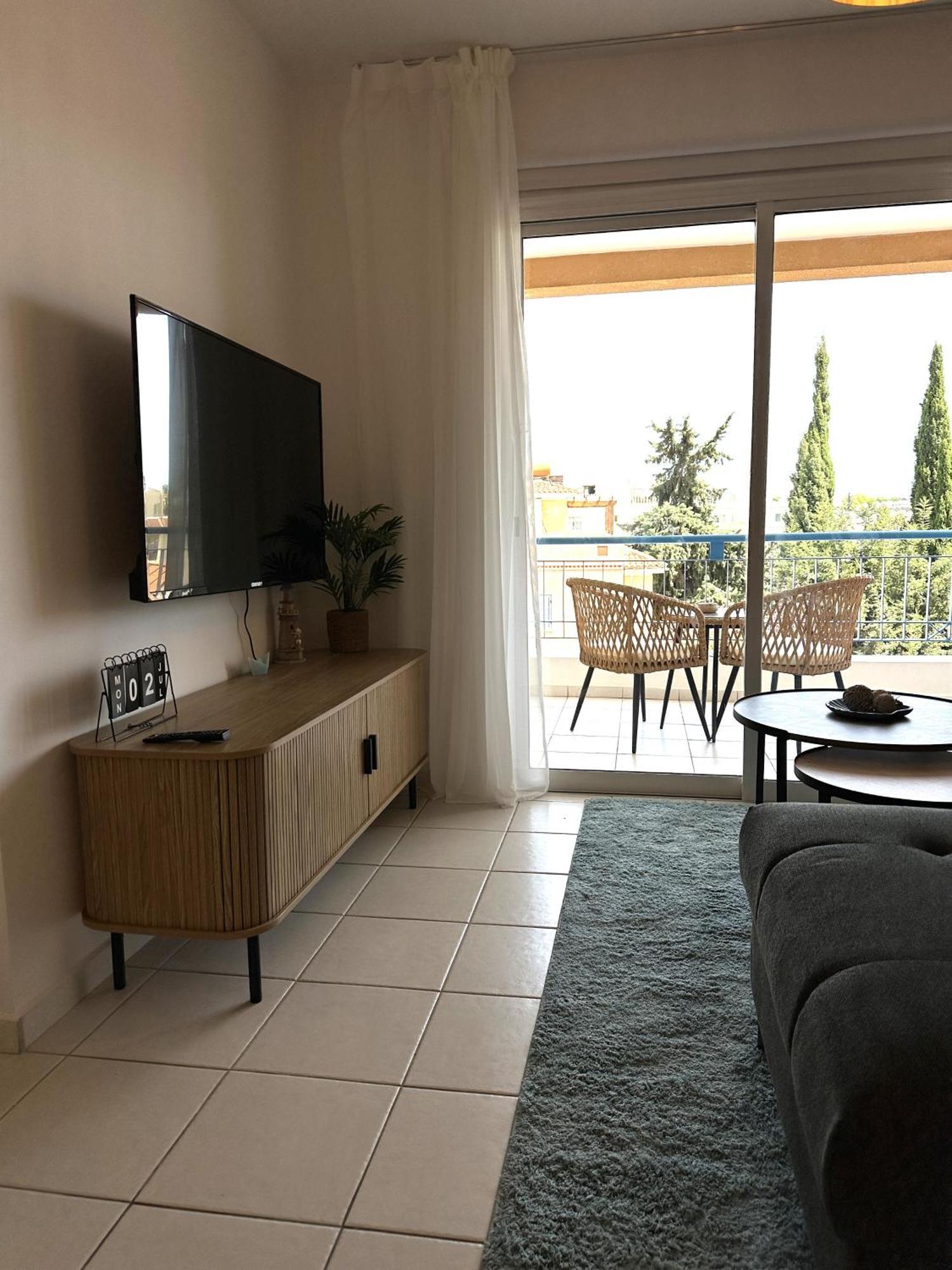 H&O Golden Sun Suite Пафос Экстерьер фото